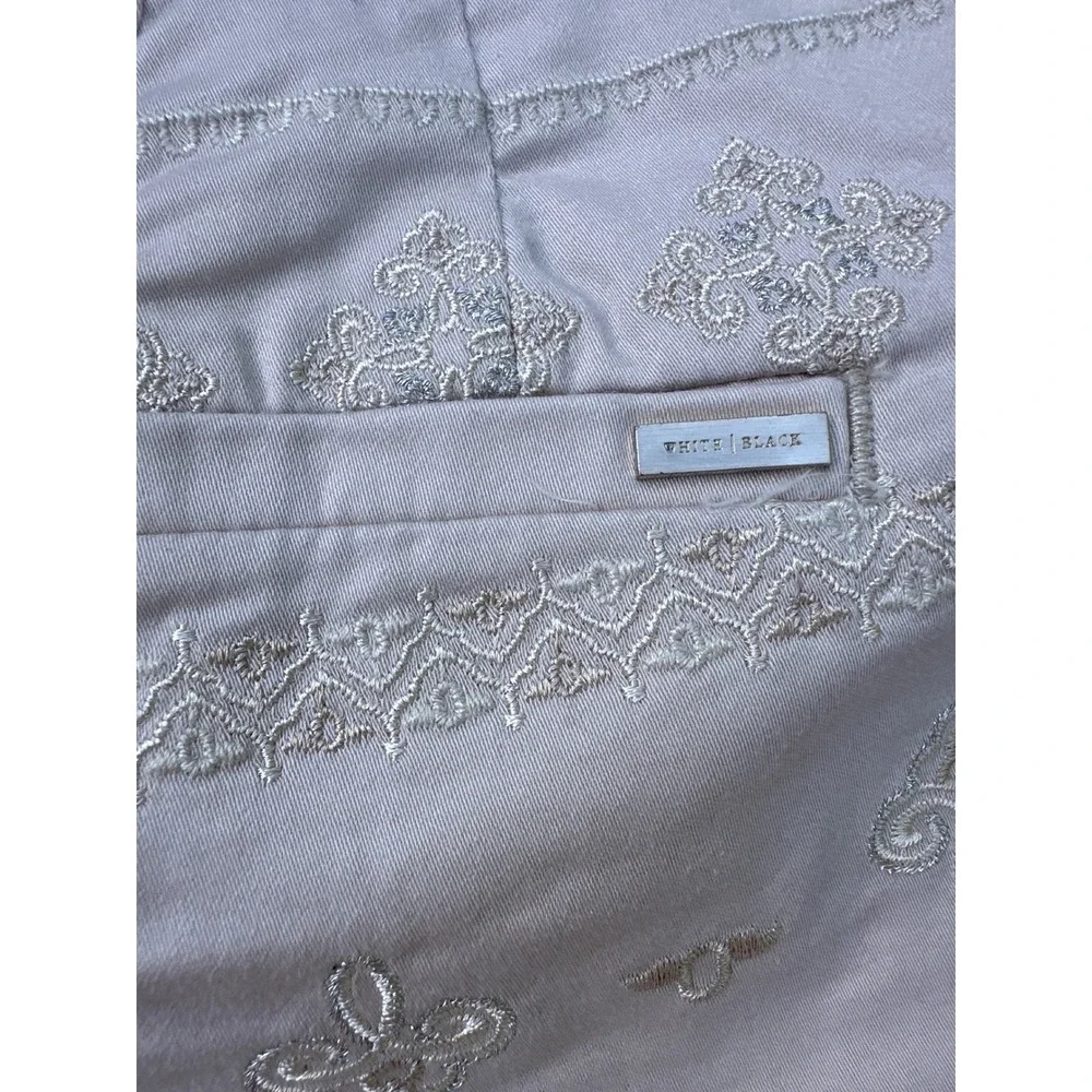 White House Black Market Embroidered Metallic Shorts Size 00‎ Champagne Pink